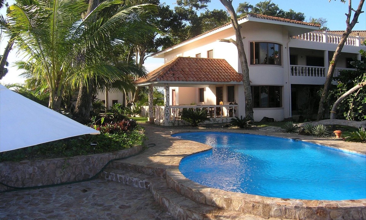 Playa Chiquita House | 1BD family-friendly casita with pool and ping-pong table, near ocean