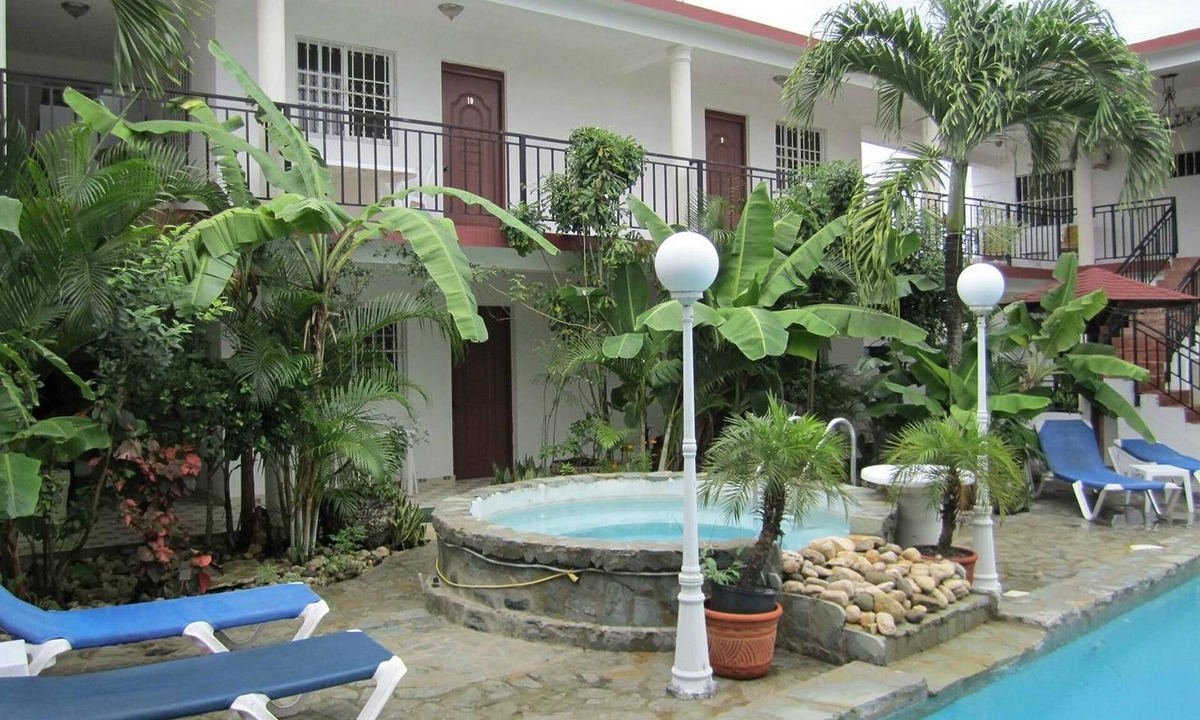La Esplanada Apartment | 1BD groundfloor apt near everything, pool/AC/TV/Wi-Fi, guest-friendly!