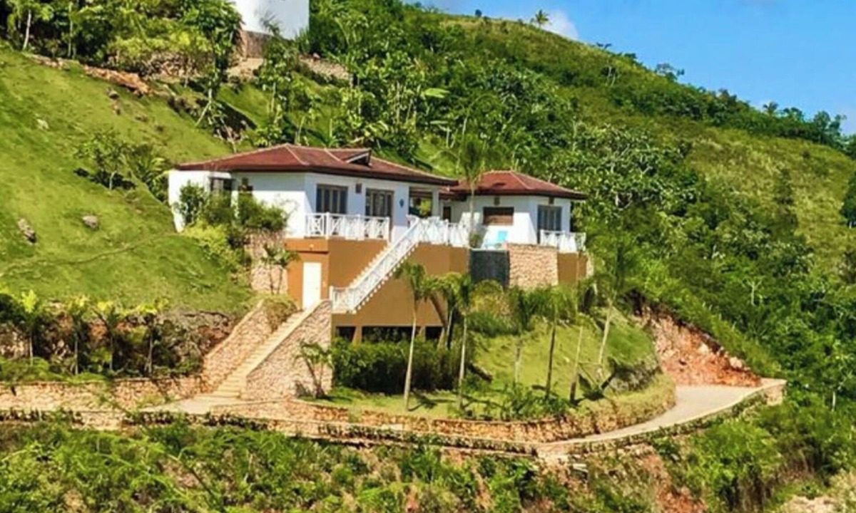 Las Terrenas Villa | 2-bedroom house with ocean views, an infinity pool, and a garden.
