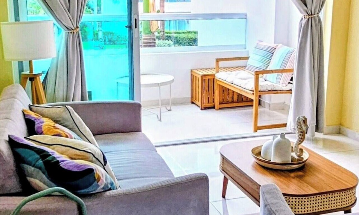 Villas Del Mar Apartment | 2 bedrooms | Balcony overlooking the pool | 2 parking spaces | Near Hemingway Beach.