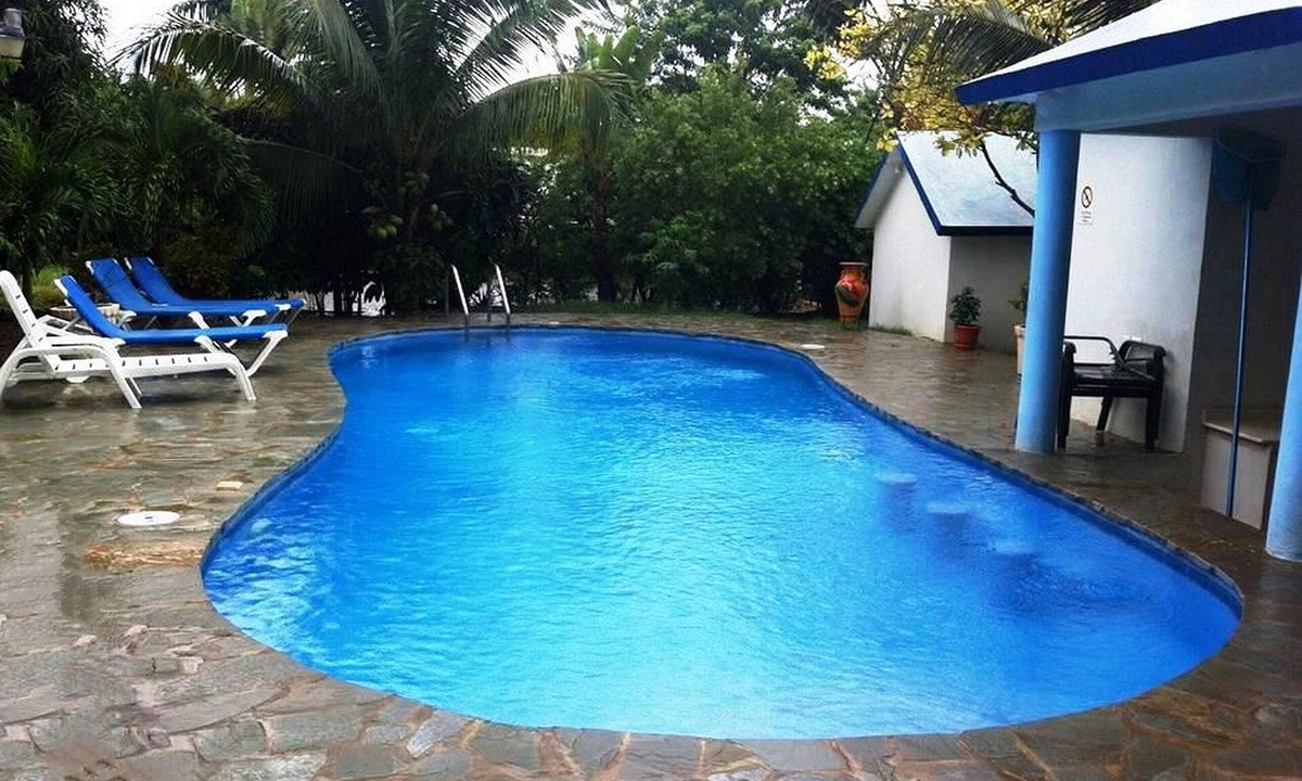 La Esplanada Apartment | 2BD guest-friendly condo, pool/Wi-Fi/parking/cable TV, near bars&beaches