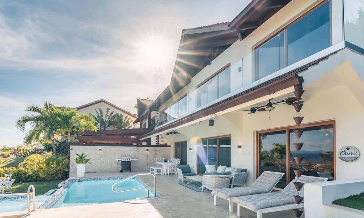 Sanchez Villa | 3BR villa 10 guests Amazing views and pool