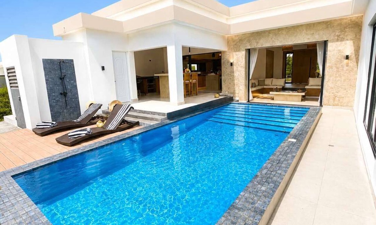 Playa Chiquita Villa | Bali Villa | Sunken Lounge & 3 King Beds in SOV