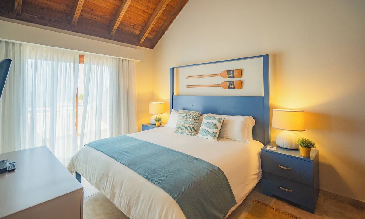 Puerto Bahia Resort | Bannister Hotel & Yacht Club