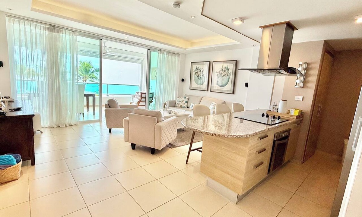 Villas Del Mar Apartment | Beachfront Bliss, Sea view and pools