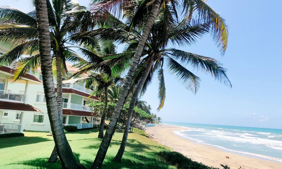 Cabarete Condo | Beautiful BEACHFRONT condo, close to all the shops/restaurants.