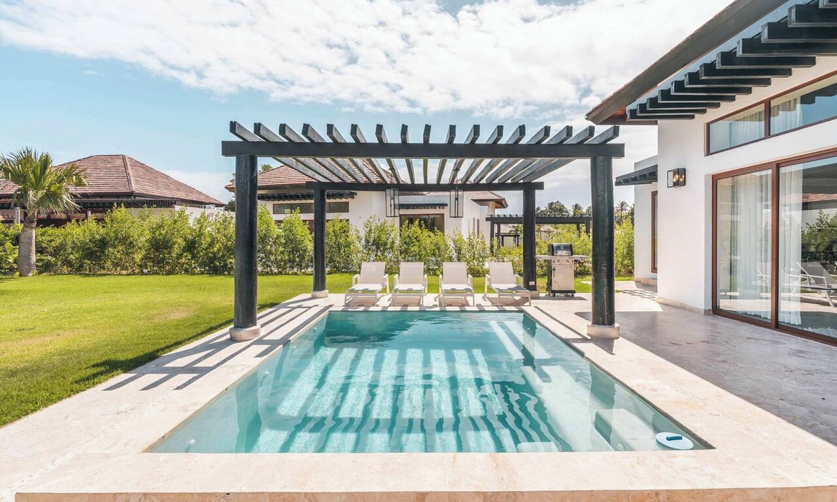 Punta Cana Villa | Bungallow with pool and bqq in green village