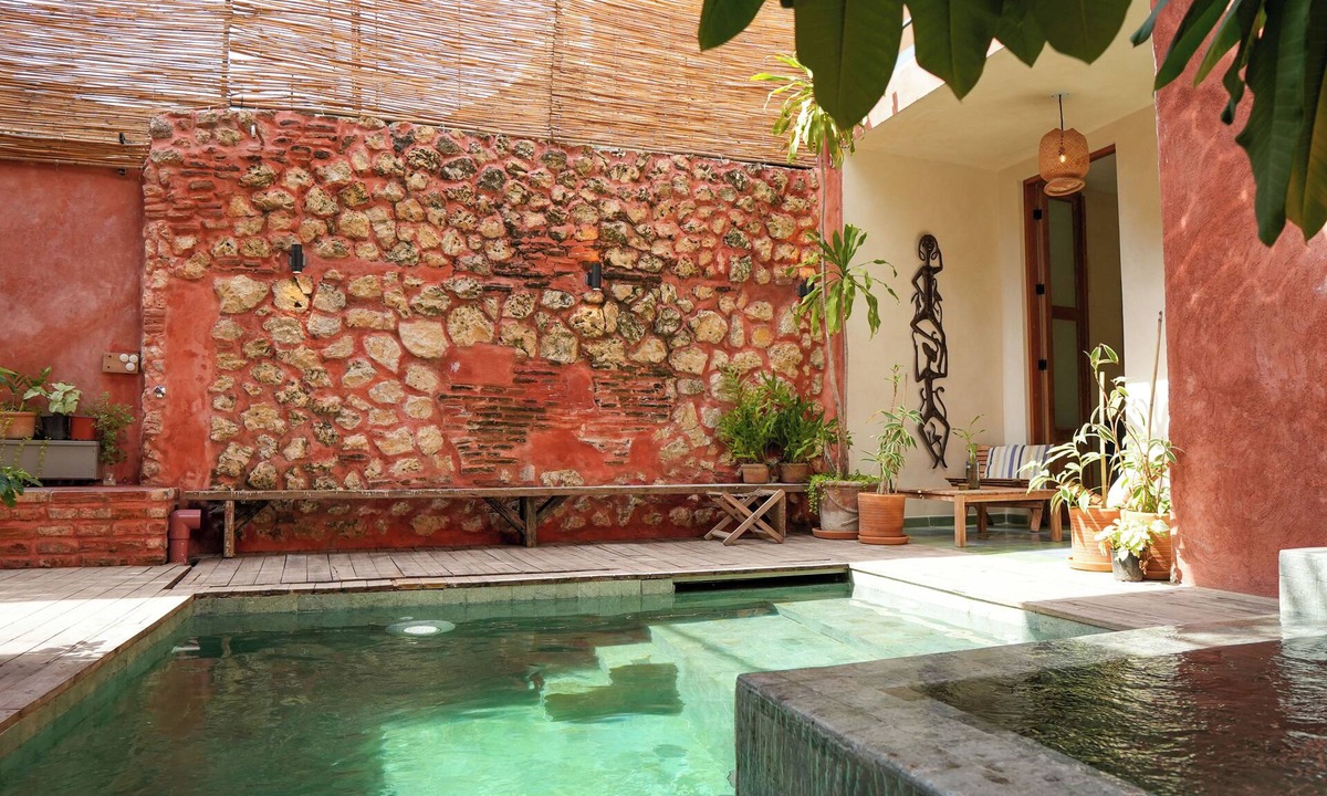 Zona Colonial Apartment | Casa Claudia @ Domus Santa Barbara Apartment with pool access in Zona Colonial