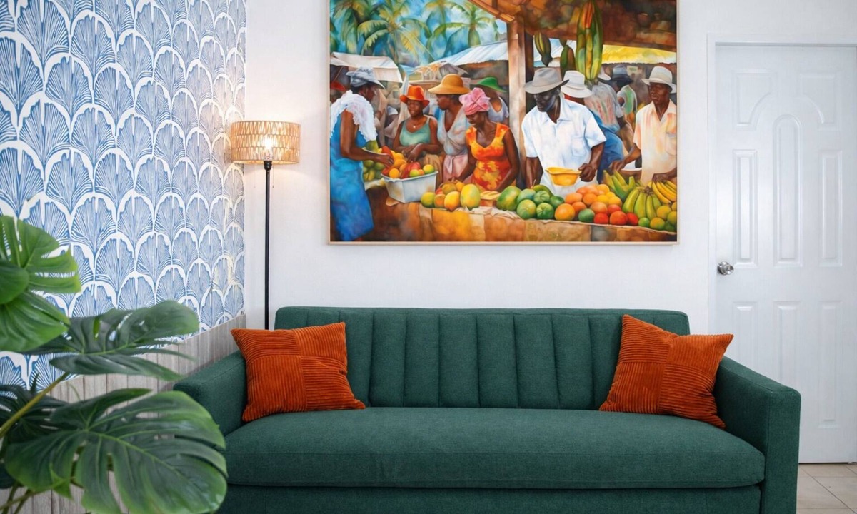 El Batey Apartment | Central & Secure: Pool Fast WiFi Private Hotel amenities.