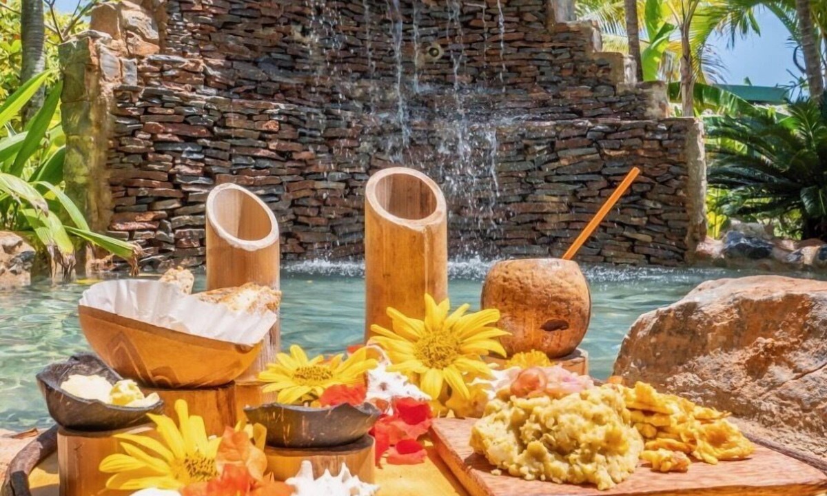 Las Galeras Bed & Breakfast | CHALET TROPICAL Hotel & Pool Bar Restaurant