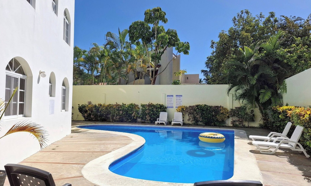 Costambar Apartment | Costambar Ocean Breeze - Beachfront Apartment with Pool