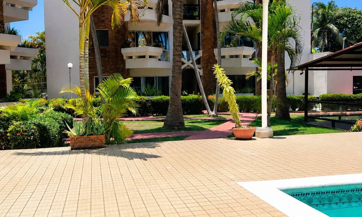 Costambar Apartment | Cozy 1-bedroom apartment in beautiful Costambar with AC