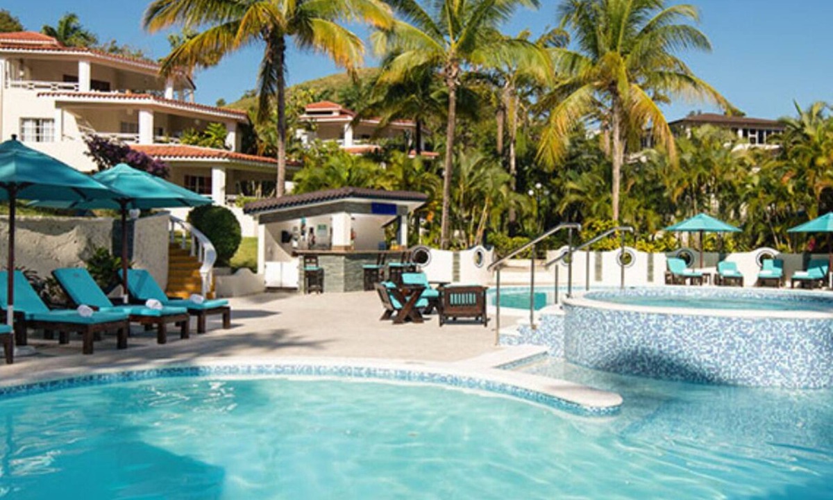 Los Brazos Resort | Crown Penthouse Suite Steps to Beach Pools All‑Inclusive Access