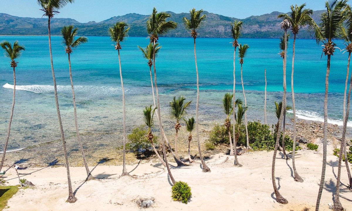 Las Galeras Villa | Espectacular Nueva Villa Frente al mar con Playa Privada. Capacidad Hasta 28 px