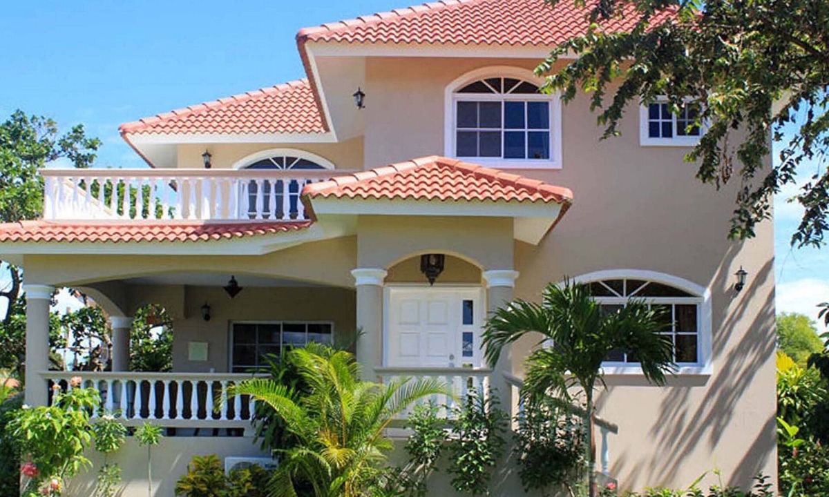 Urbanizacion Tavarez Villa | Family-friendly secured residence with tennis/basked/soccer, private pool