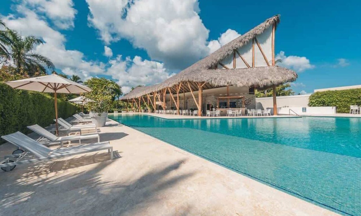La Iglesia Apartment | Family Retreat 3-Bedroom Apartment near Beach
