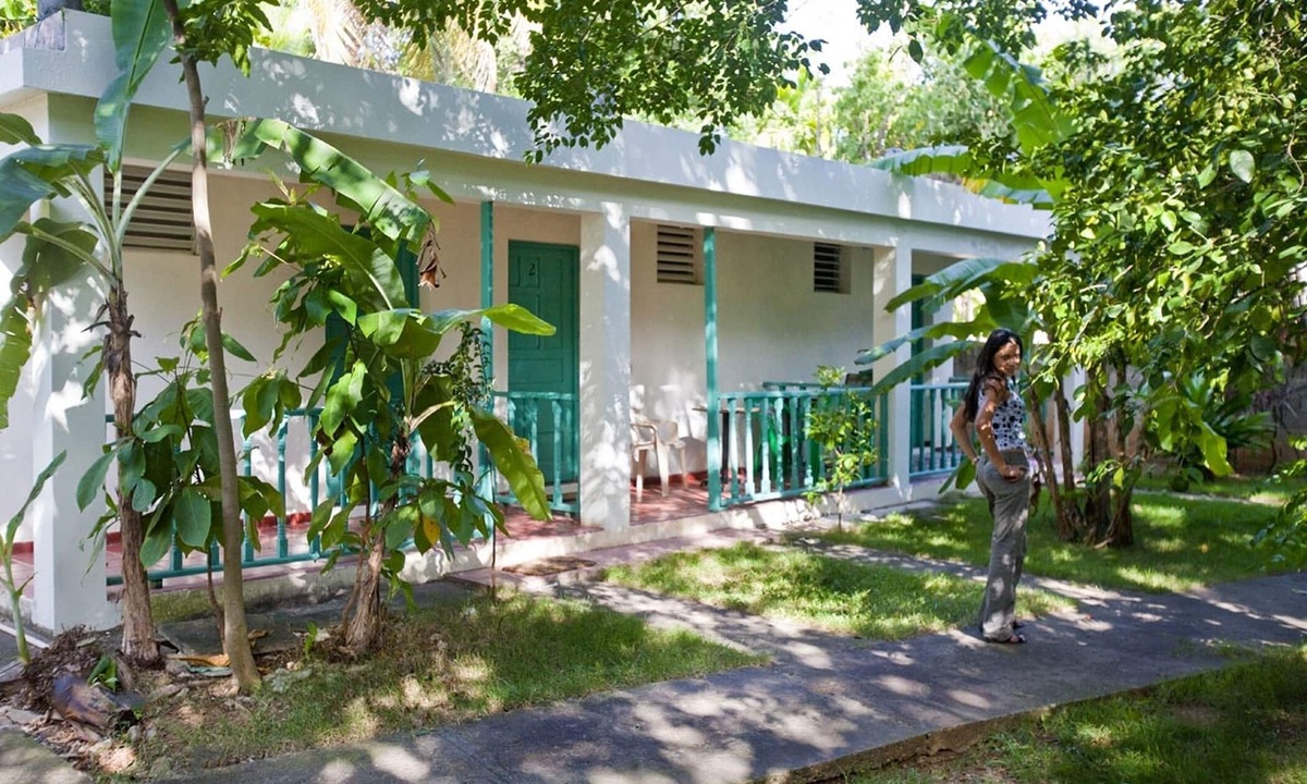 El Batey Hotel | Guest-friendly hotel room almost inside the Sosua clubs! Perfect for singles
