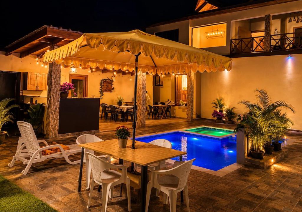 La Vega Province Villa | Hermosa Villa con vista a la montaña, Piscina, BBQ, Jacuzzi, Rio cerca