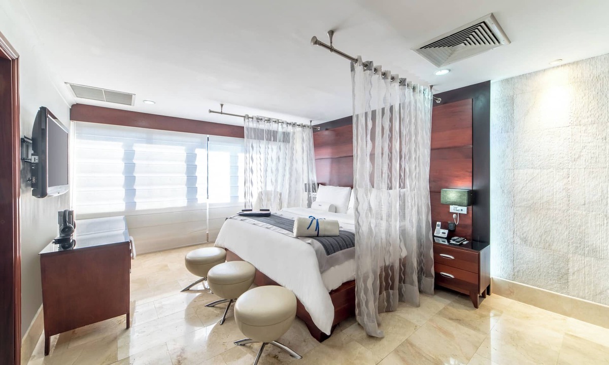Los Jardines Hotel | Hodelpa Gran Almirante Hotel & Casino