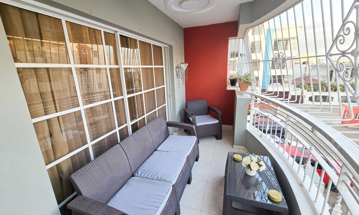 San Francisco de Macoris Apartment | IDEAL LOCATION: 3 BEDROOMS, 2 BATHROOMS, A 5-MINUTE WALK FROM THE PALMARES SHOPPING CENTER