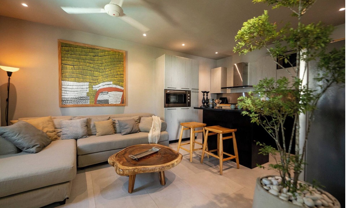 La Iglesia Apartment | Island Getaway 3BR Loft Retreat with Pool - Beach 2 mins