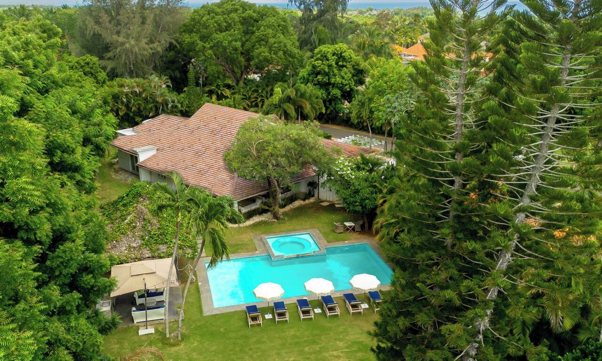 Los Lagos Villa | Just 3 min from the beach and facing the golf course.
