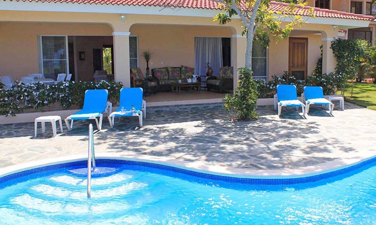 Urbanizacion Tavarez Villa | Kids-friendly 4BD villa in central Sosua, private pool, playground/sports courts