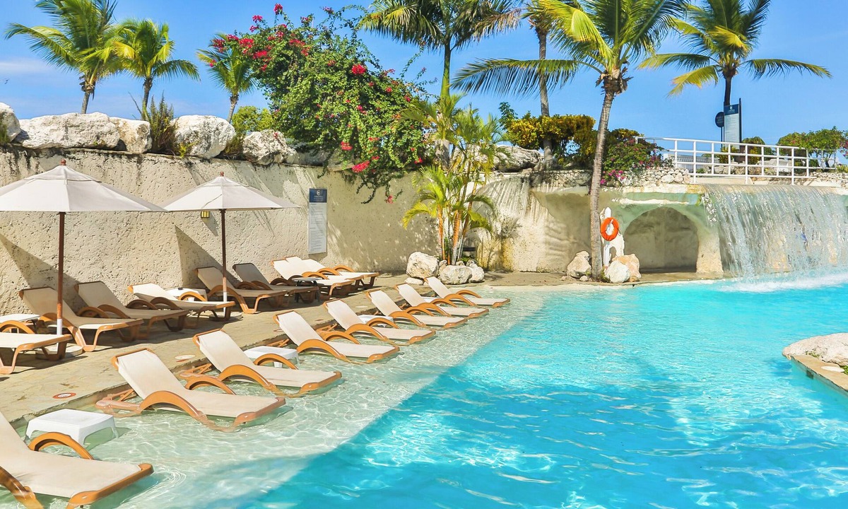 Puerto Plata Hotel | Luxe Resort stay at the Cofresi Palms with ocean views