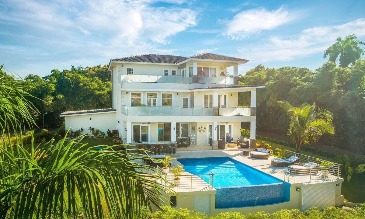 El Batey House | Luxe Villa Gated Community Caribbean & Sun