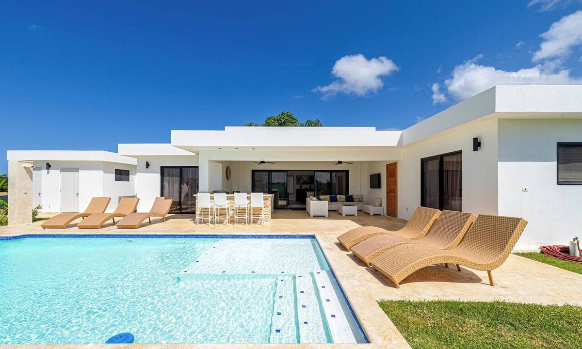 La Mulata Villa | Luxe Villa in the Caribbean Gated Pool & Sun