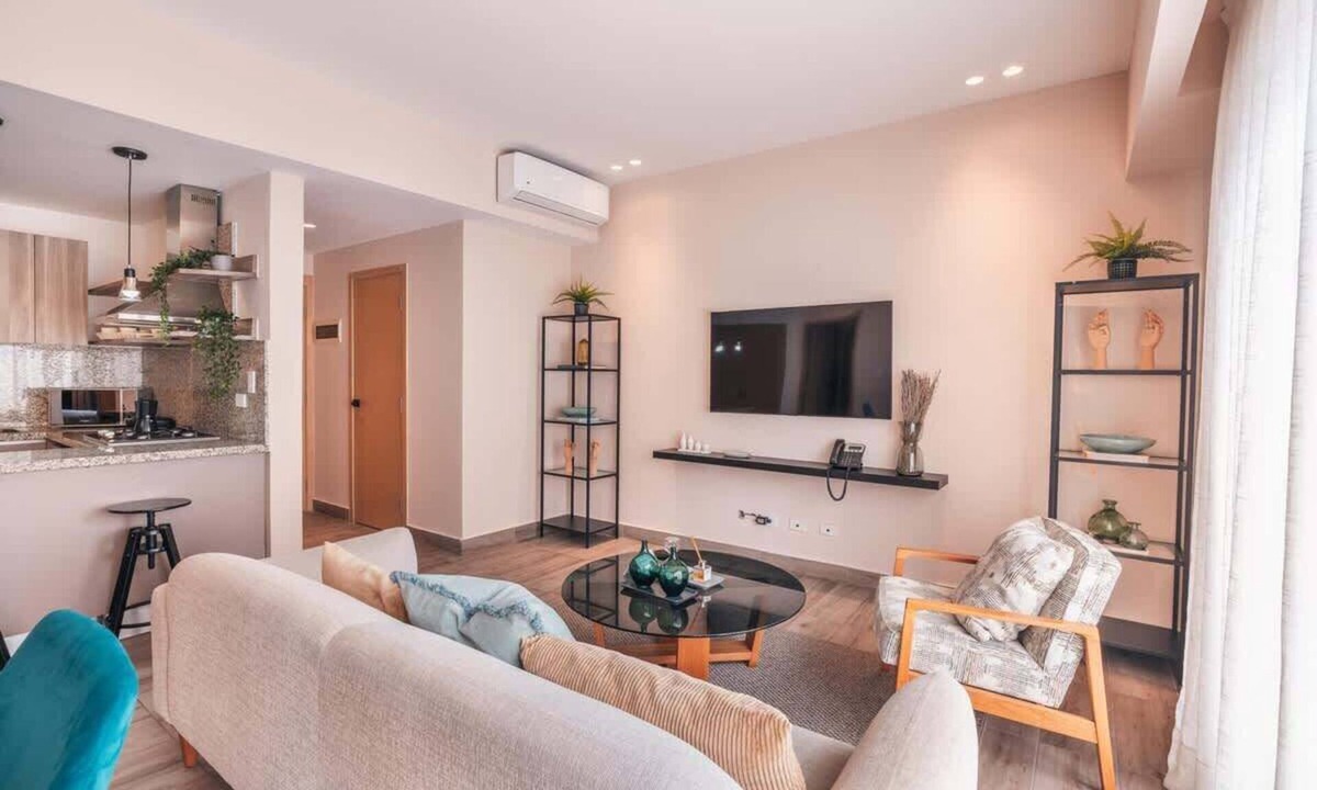 Downtown Santo Domingo Apartment | Luxury Piantini Apt: Rooftop Pool & Gym Access
