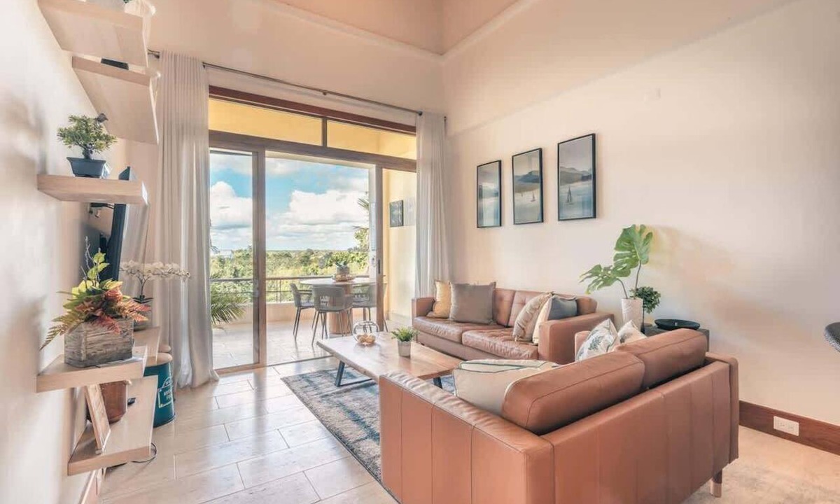 Los Altos Apartment | Luxury Golf Front Apartment with Pool Access