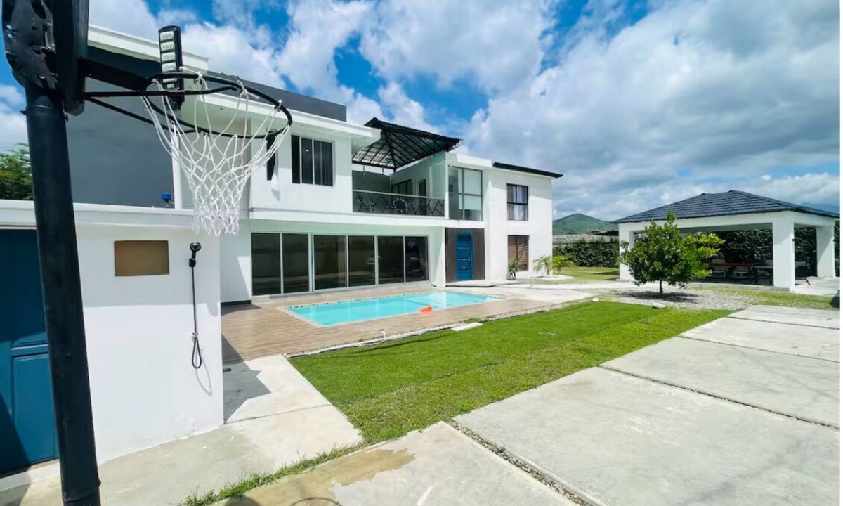Nizao House | Marvelous 3-bedroom house with AC in charming in Bani, Pizarrete
