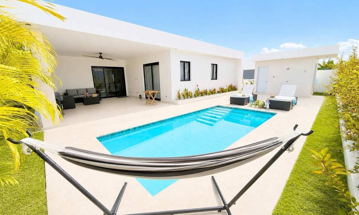 Playa Chiquita House | Modern Villa | Pool, Terrace & Sleeps up to 8