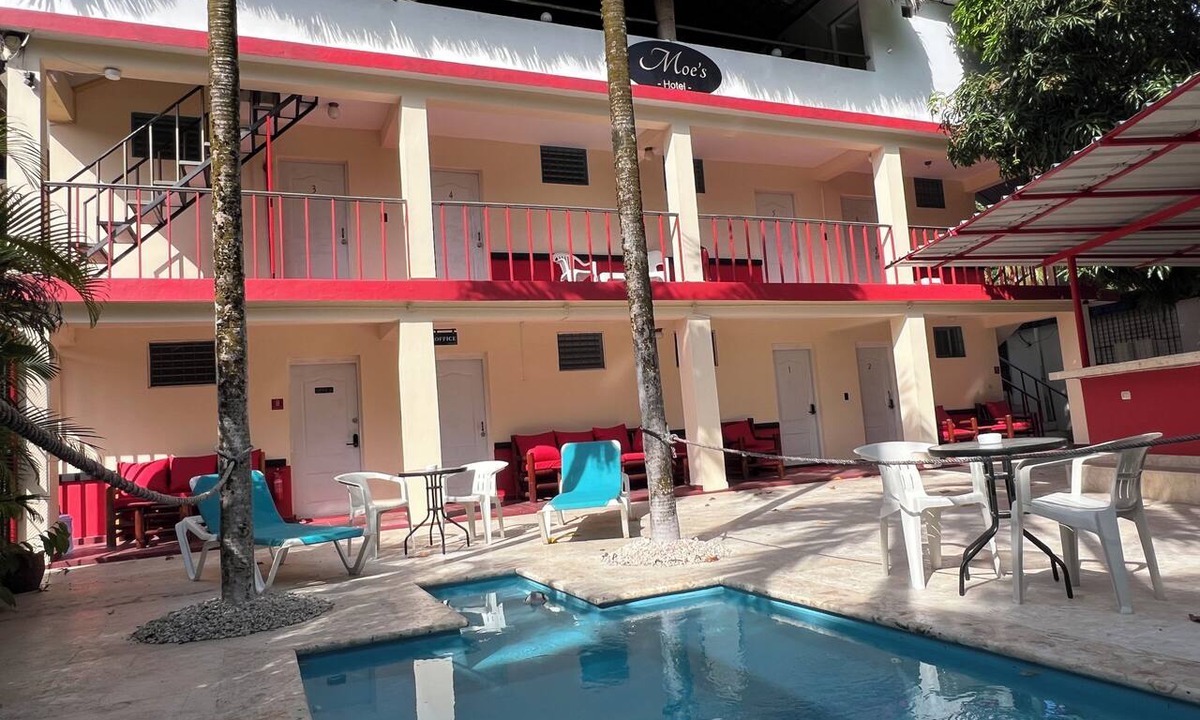 El Batey Hotel | Moe's Economy Hotel