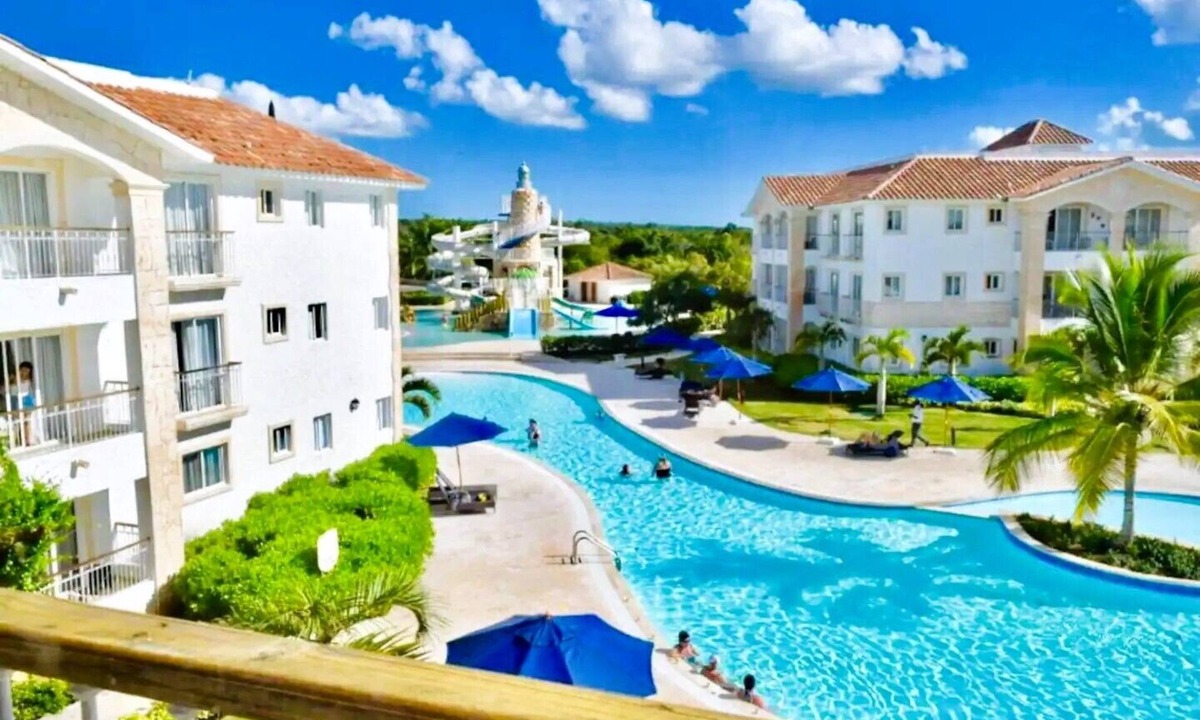 Dominicus Apartment | On the beach, Pools, Pier, Restaurant, snorkelling & more!