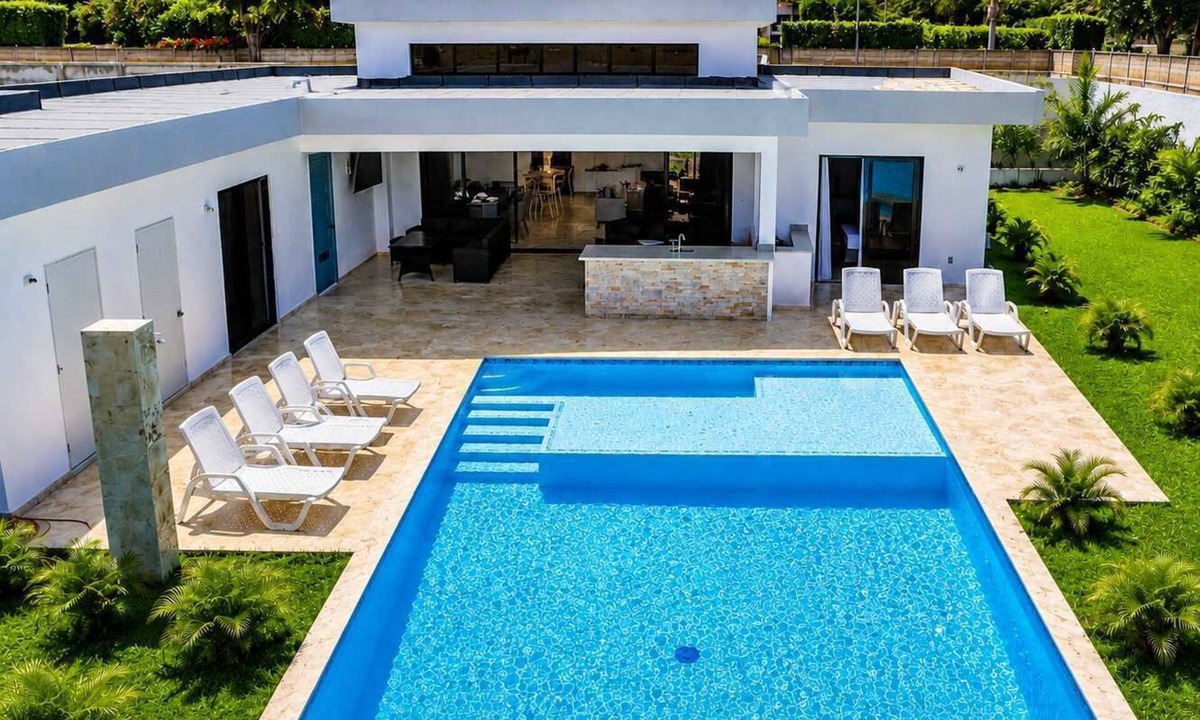 La Mulata House | Open-Plan Pool Villa 3 Suites Casa Linda