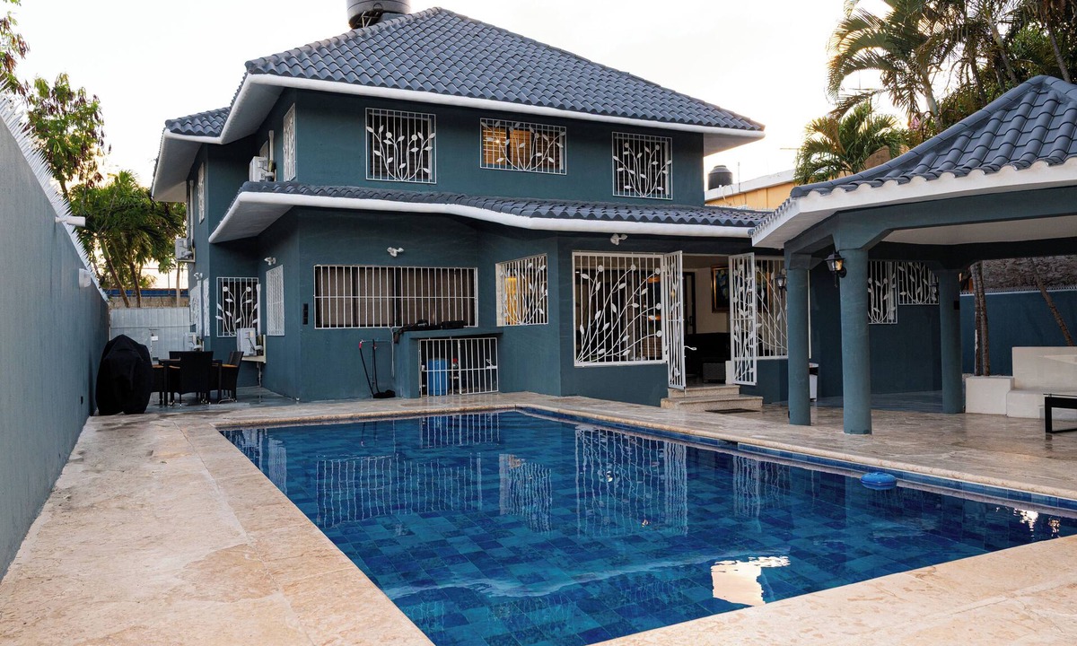 La Romana Villa | Private Luxury Escape Villa Reina Bella Pool, Balcony & Sleeps 14