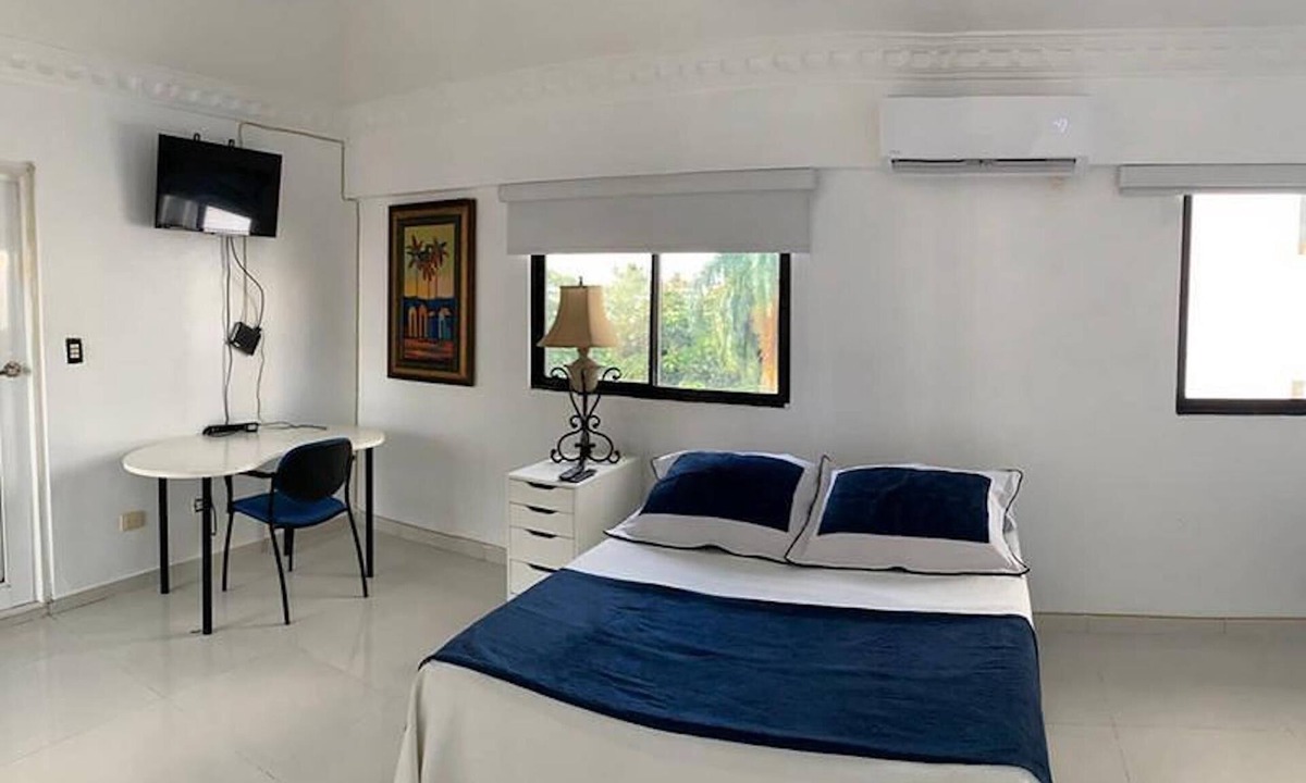 Ciudad Universitaria House | Room-cozy Private Room in El Malecón, Sa