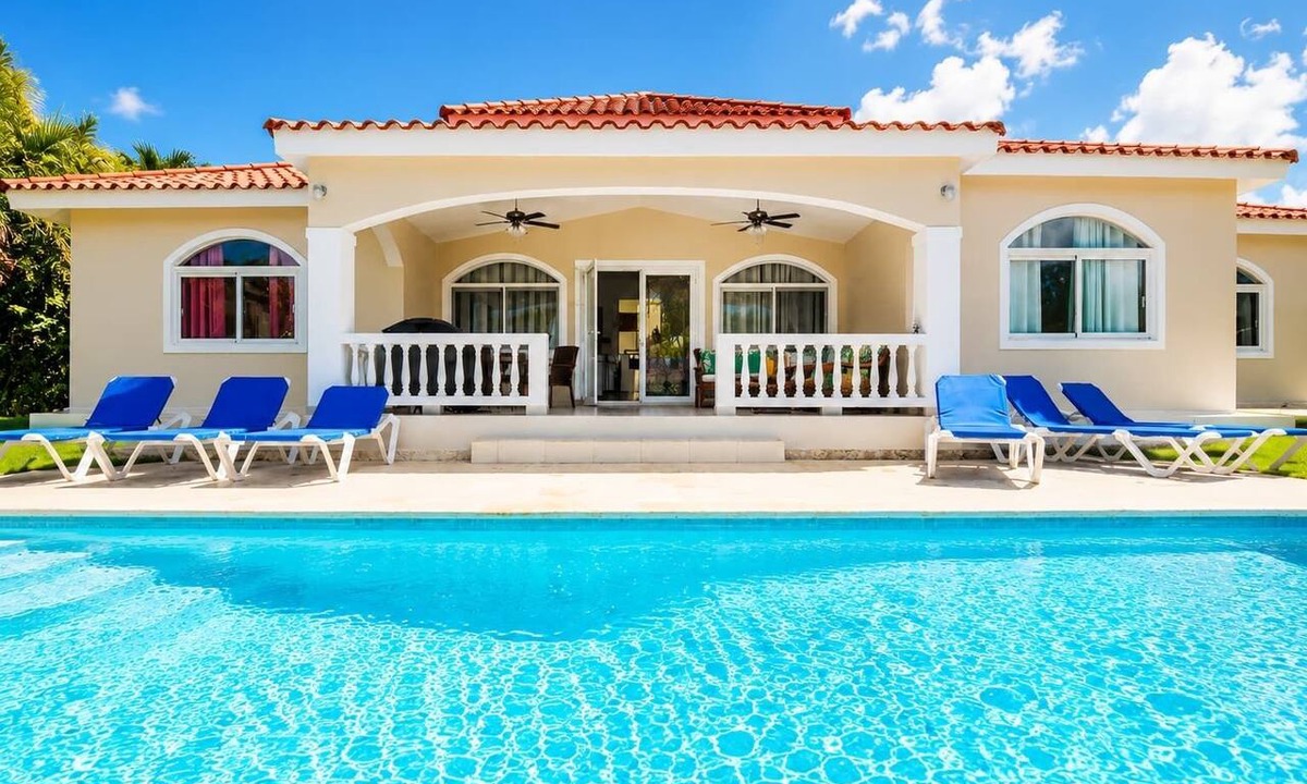 Playa Chiquita Villa | Sleeps up to 14 | 4 King Suites & Private Pool