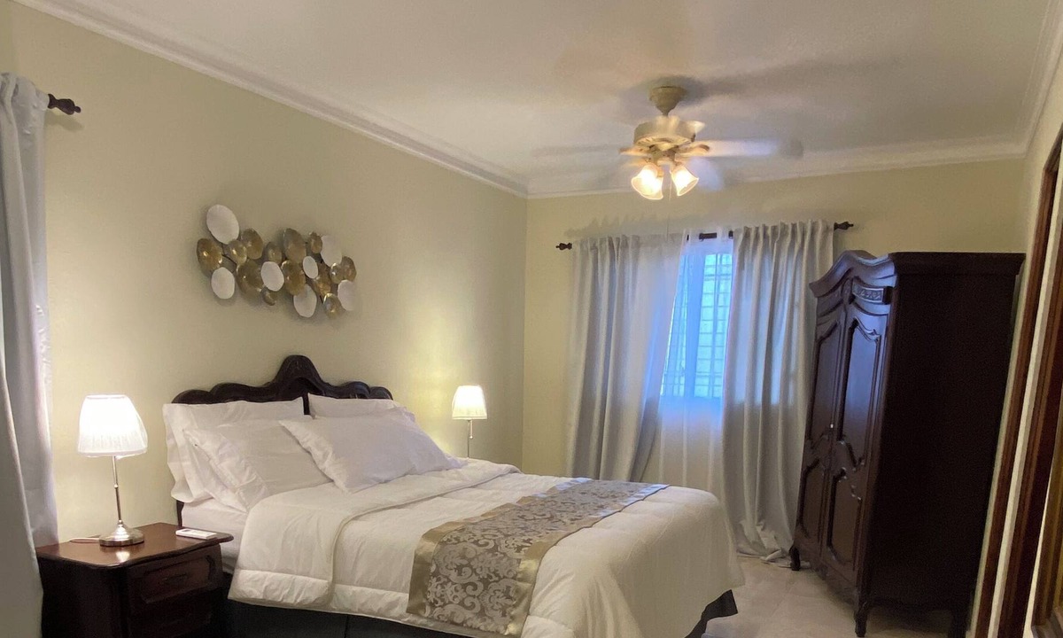 Santo Domingo Apartment | Spacious apartment located in the heart of the city.
