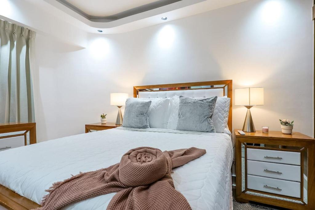 Evaristo Morales Apartment | Spacious, 3BD City Center Apt