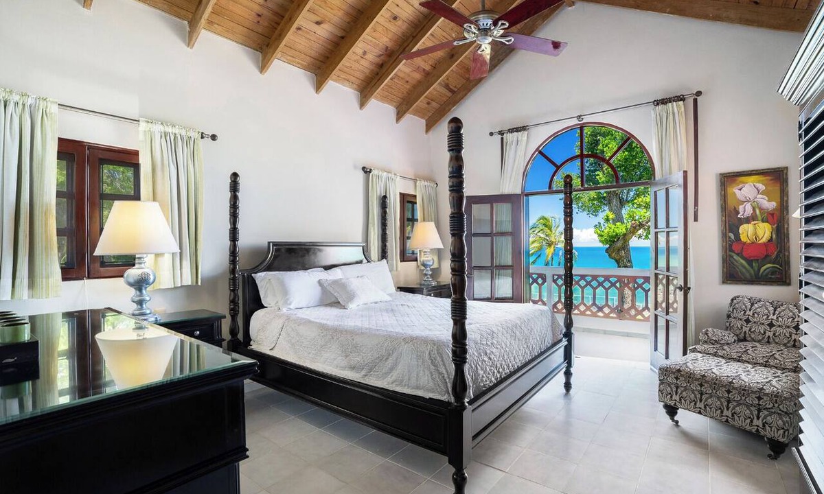 Playa Chiquita House | Spacious Oceanfront Villa with Pool · 24/7 Security & Daily Housekeeping