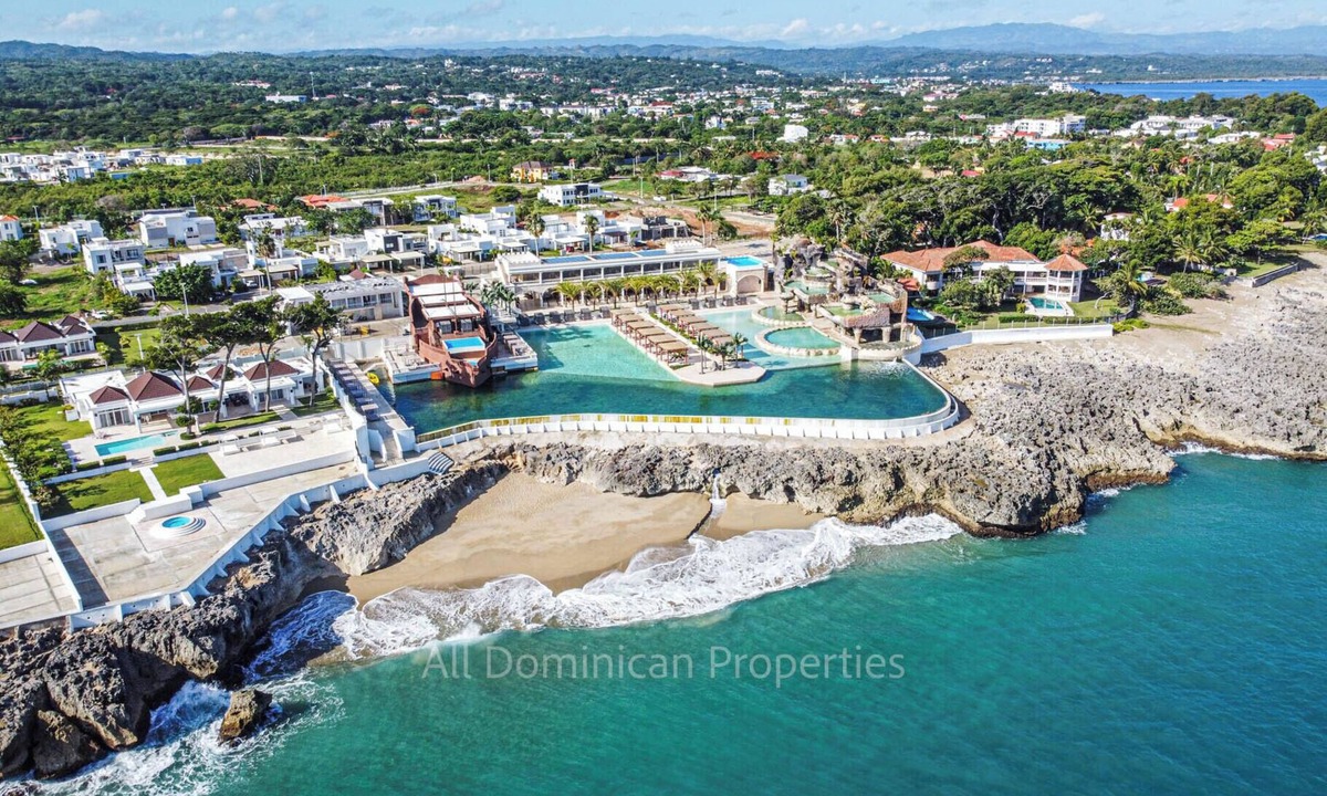 Playa Chiquita House | Spasious house, Sosua Ocean Village.