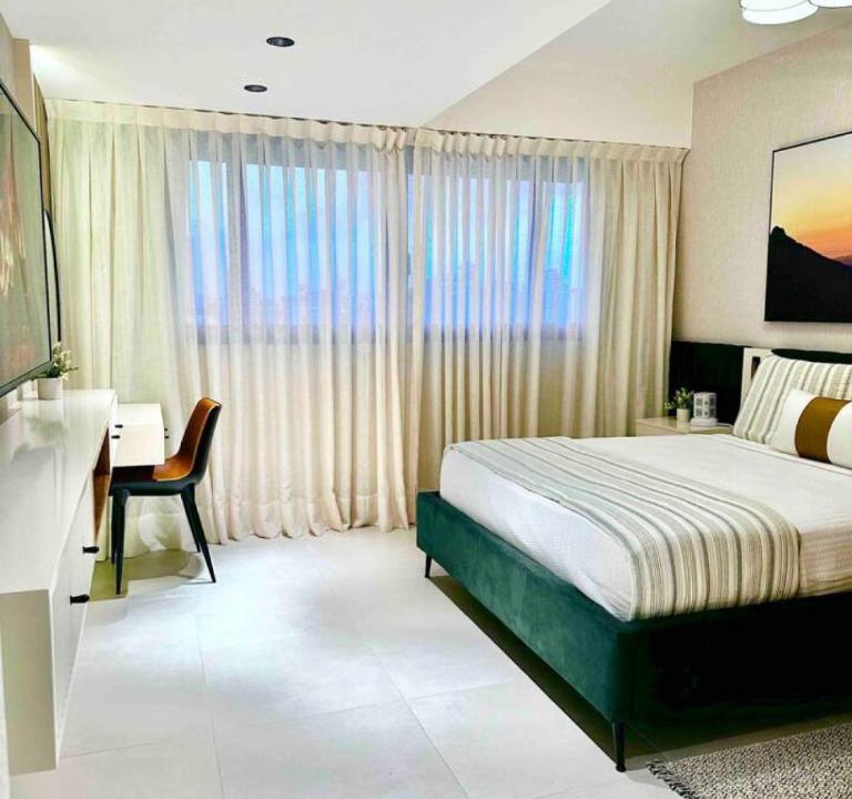 Viejo Arroyo Hondo Apartment | Stylish Upscale Condo, Pool