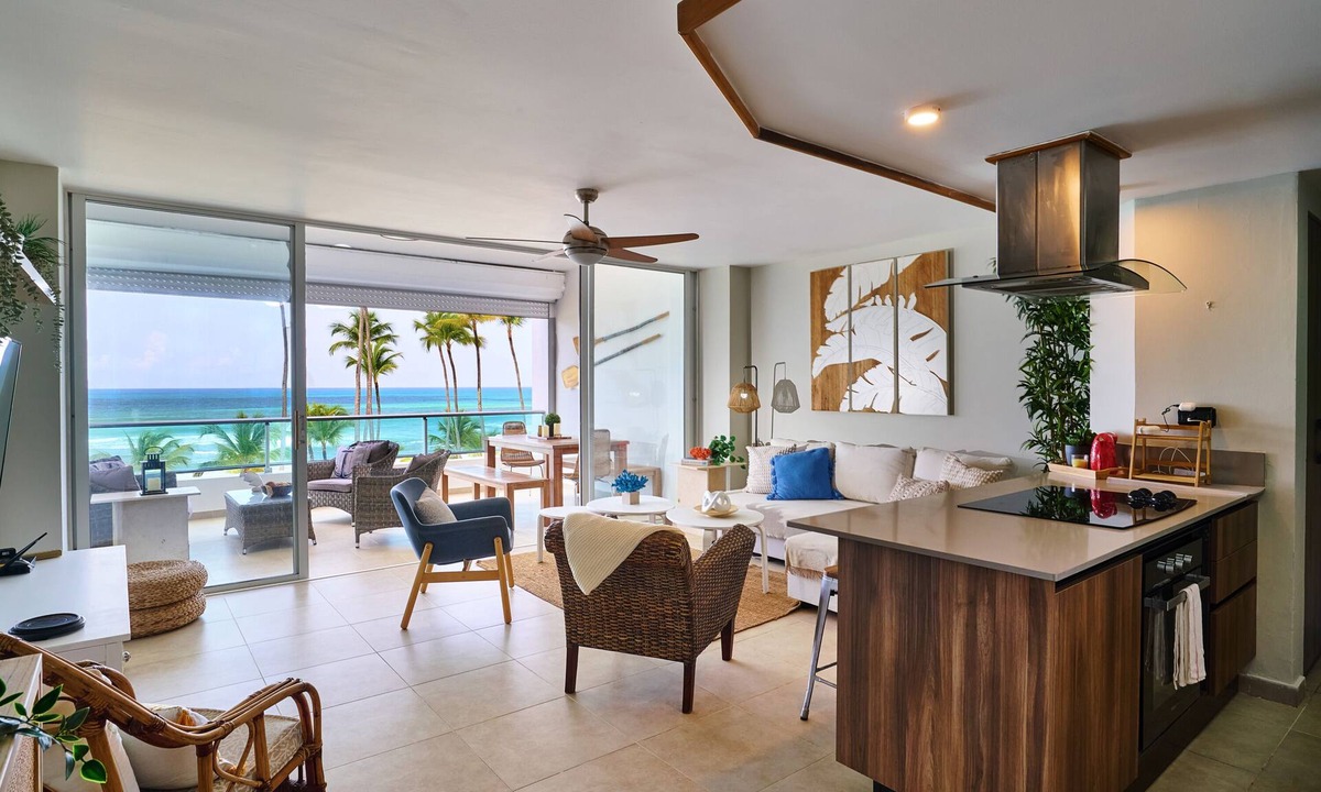 Villas Del Mar Apartment | ®{Sunset~Glow~Retreat}@Marbella +Beachfront+Pool