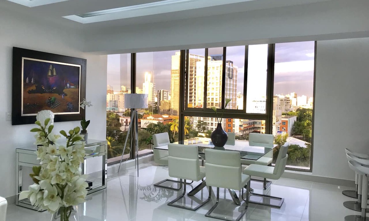 Downtown Santo Domingo Condo | TOP OF THE LINE APT IN PIANTINI WITH POOL & GYM