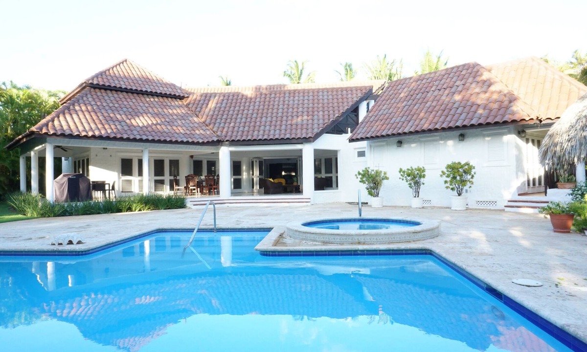 Los Mangos Villa | Tropical Luxury Villa 2 min to Minitas Beach!