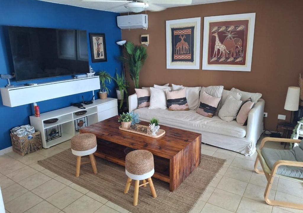 Juan Dolio - El Pueblo Apartment | Upgrade A Primera Linea De Playa Con Hwrmosas Áreas Sociales Frente Al Mar-Piscina-Jacuzzi-BBQ-Gazebo-Parqueo-Wifi-Netflix-Control De Acceso Y Seguridad Las 24Horas-Al Lado De Hoteles-Restaurantes-Minimarkets-Tiendas Y Comercios
