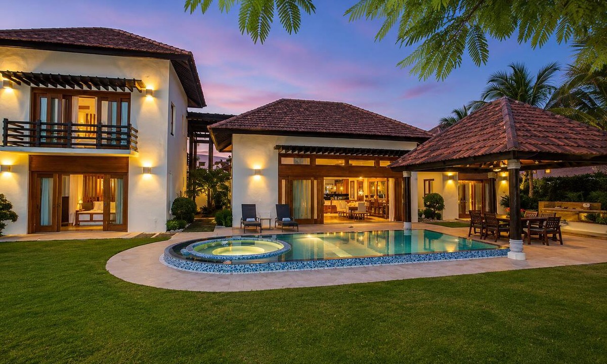 Punta Cana House | Villa CapCana: 5-Bedroom Villa with Pool, Jacuzzi, Beach, and Golf
